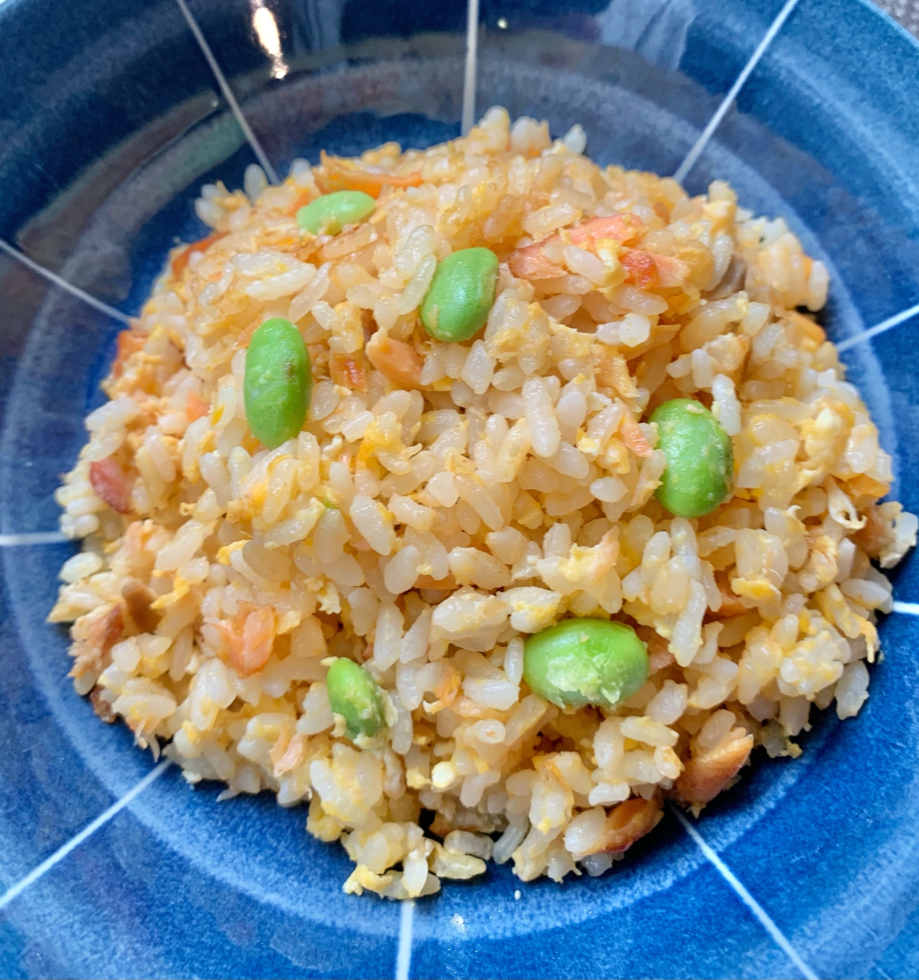 白だしで♪鮭と枝豆のチャーハン