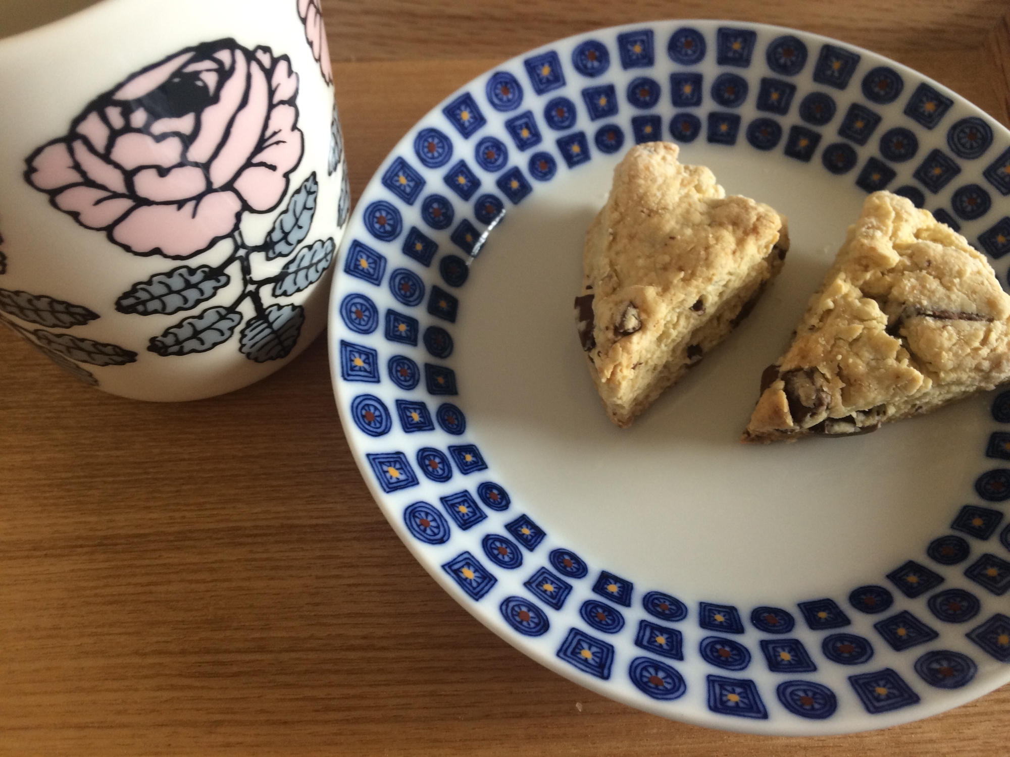 簡単すぎるスコーン☆牛乳も卵も使わないお菓子