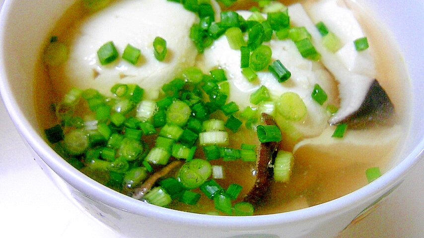 豆腐とエリンギのスープ　