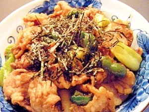 豚肉と葱とピーマンの生姜炒め丼