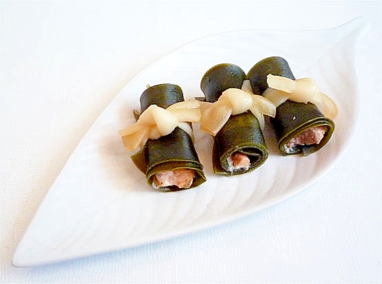 おせち料理 鮭の昆布巻き レシピ 作り方 By Liqueur 楽天レシピ おせち料理 鮭の昆布巻き レシピ 作り方 By Liqueur 楽天レシピ