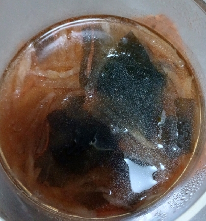 しいたけの軸と豆腐と切り干し大根とわかめのお味噌汁