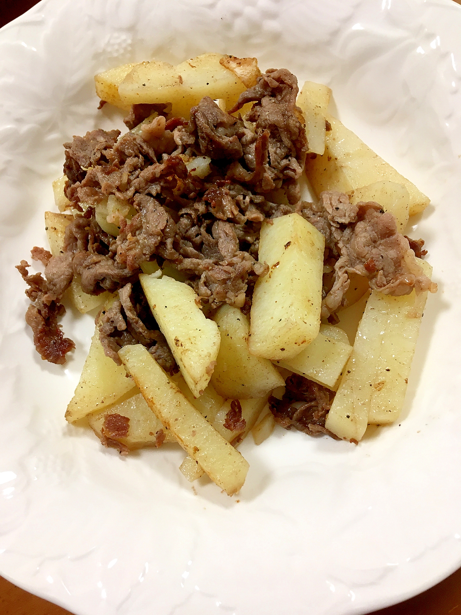 レンチンで時短！じゃがいもと牛肉の炒め物