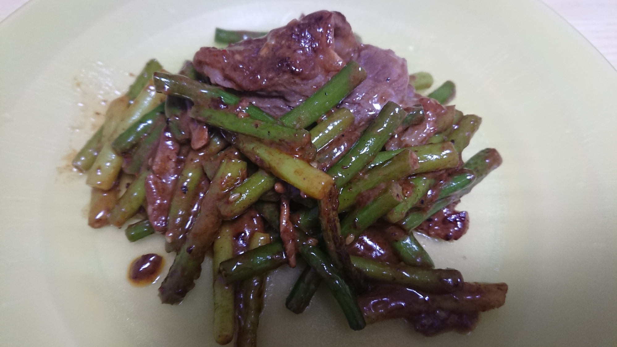 牛肉とニンニクの芽の炒め物