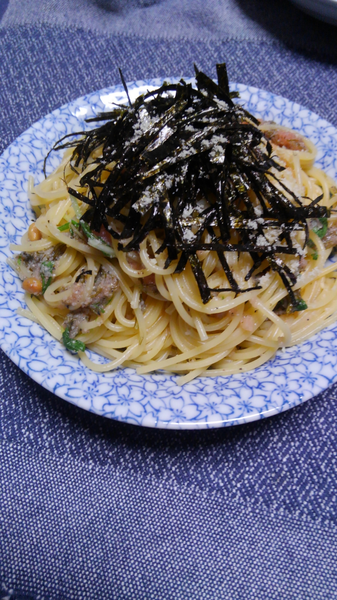 納豆とタラコとセロリ葉の和風パスタ