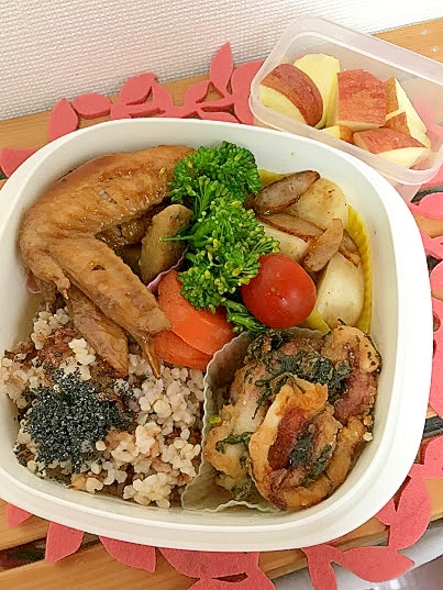 旦那サマ健康弁当☆手羽先と里芋の煮物弁当