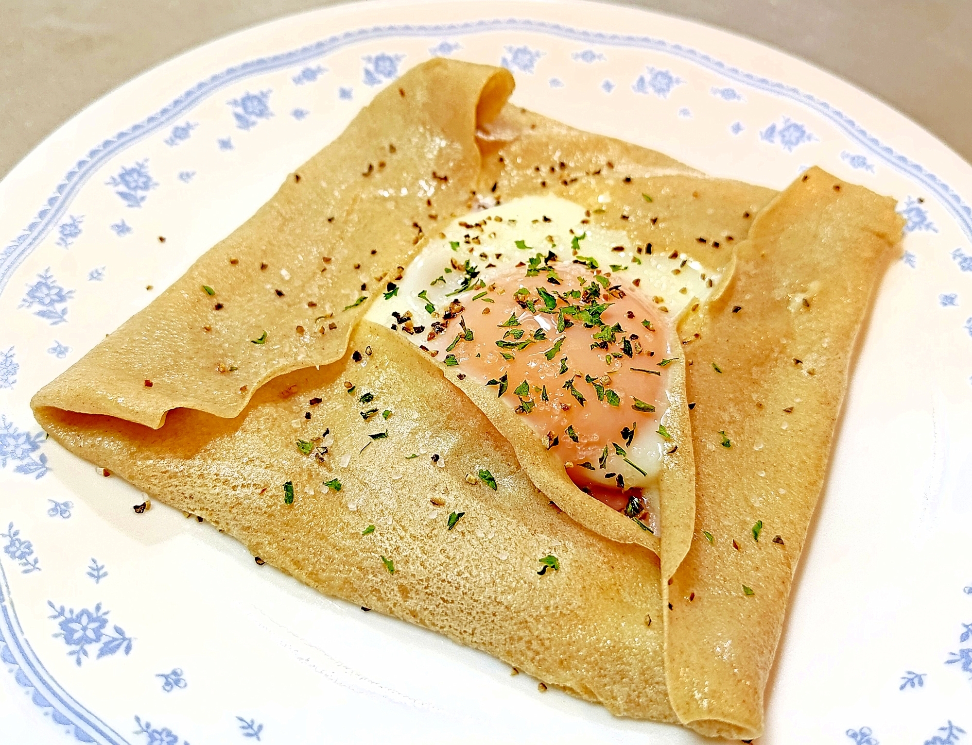 パリッともちもち♪そば粉で基本のガレット