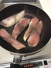 フライパンで ハマチの塩焼き レシピ 作り方 By あいmaman 楽天レシピ フライパンで ハマチの塩焼き レシピ 作り方 By あいmaman 楽天レシピ