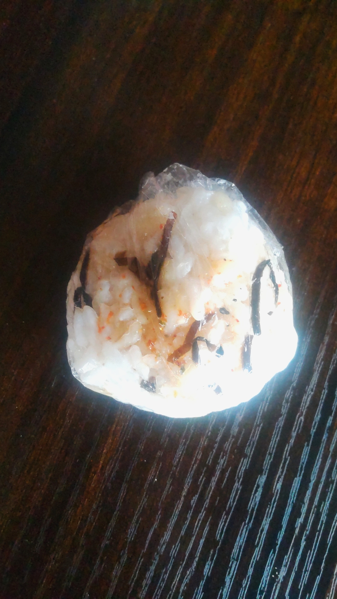 塩昆布ごま油七味のおにぎり