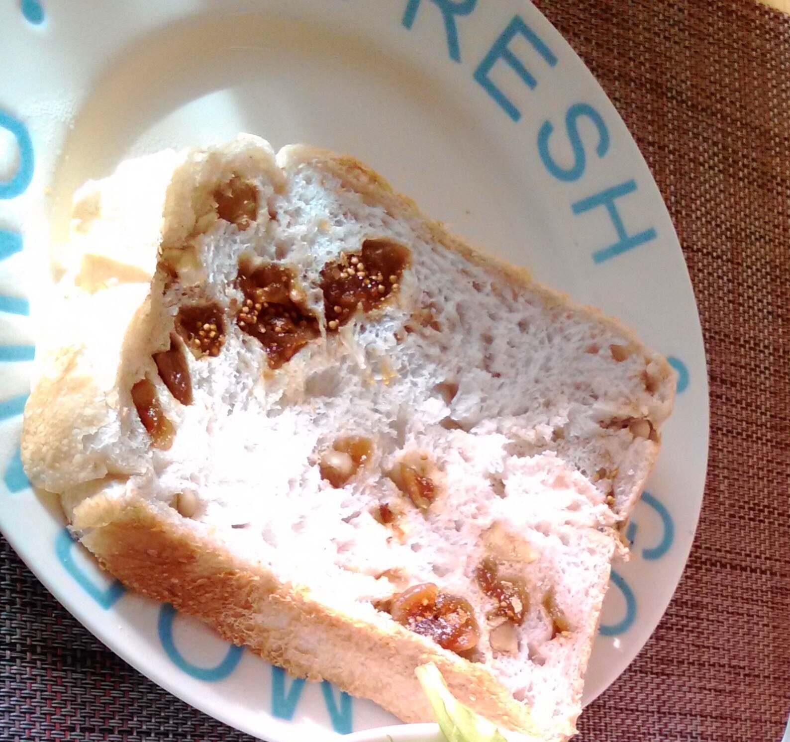 イチジクとくるみのパン レシピ