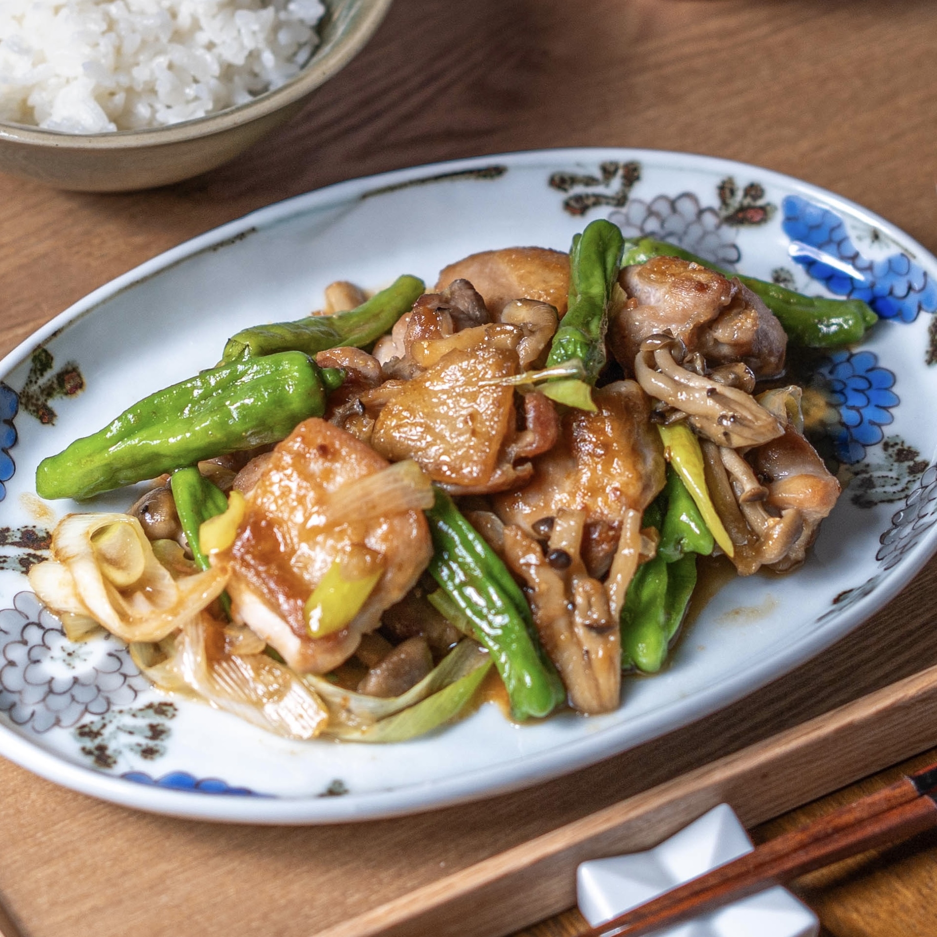 鶏肉とししとうのみそ柚子こしょう炒め【和食・主菜】