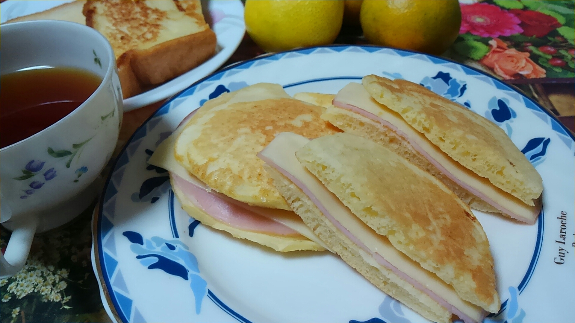 HMで作るパンケーキでハムチーズサンド＊