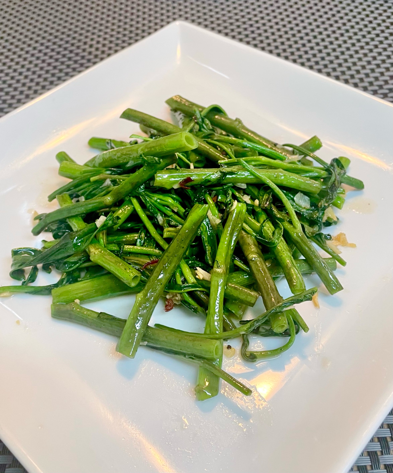 すぐ出来て美味しい♡空芯菜のニンニク炒め