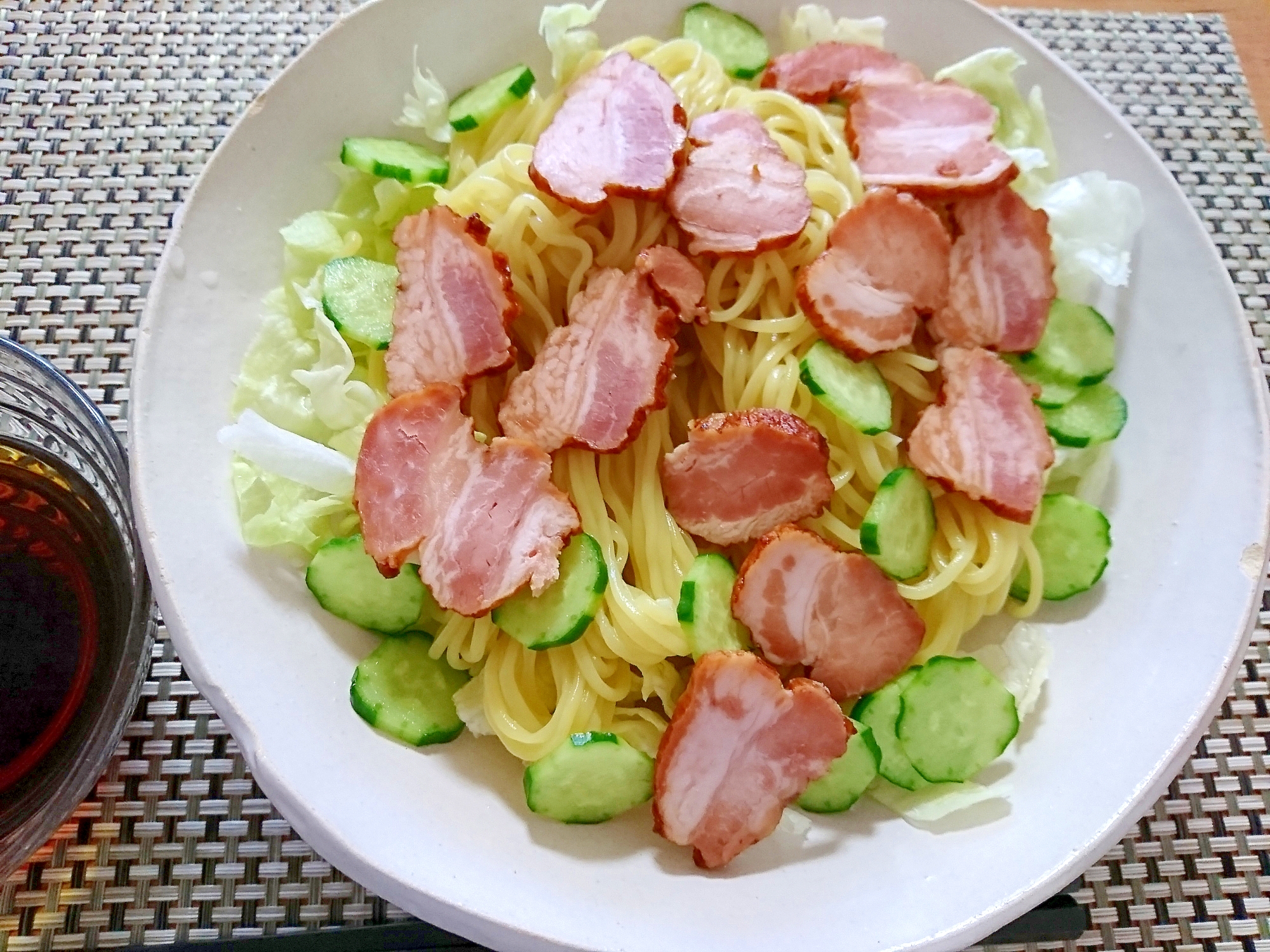 ひと手間かけてヘルシーに  サラダつけ麺