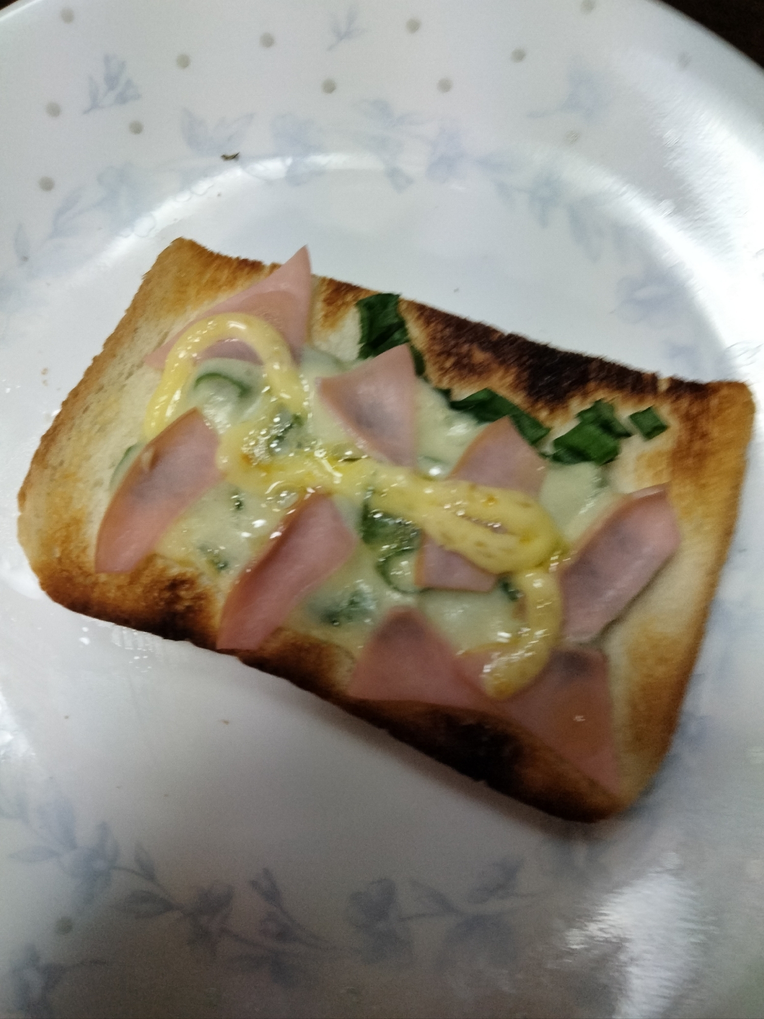 チーズトーストアレンジ ねぎ&ハム マヨかけて