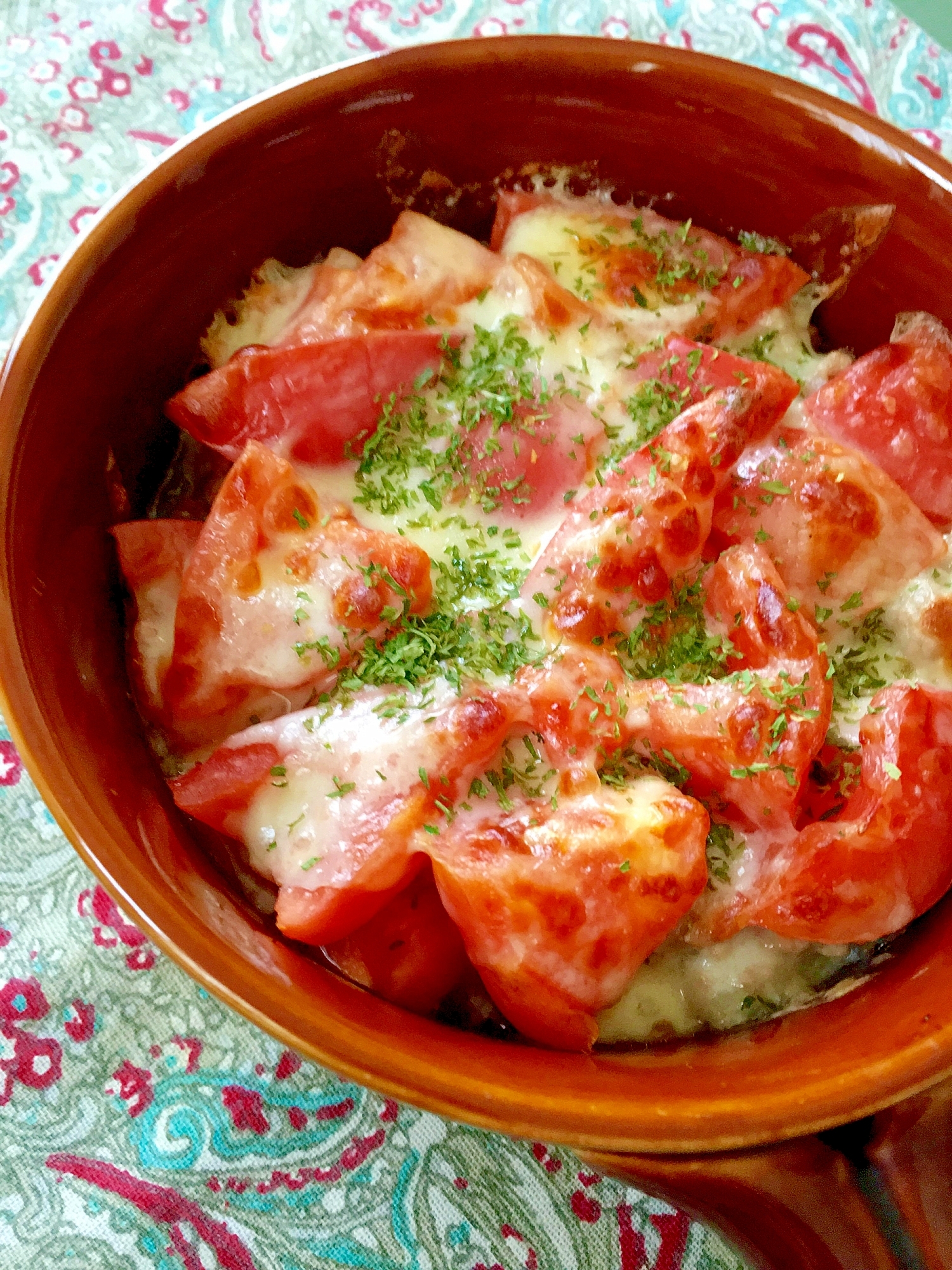 トマトとひき肉のそぼろ風チーズ焼き♩