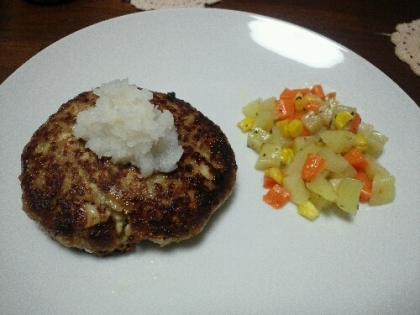 ちょっとのお肉で立派なハンバーグになって嬉しいです(笑´∀｀)
ふわふわ食感美味しかったです♪ごちそうさま～