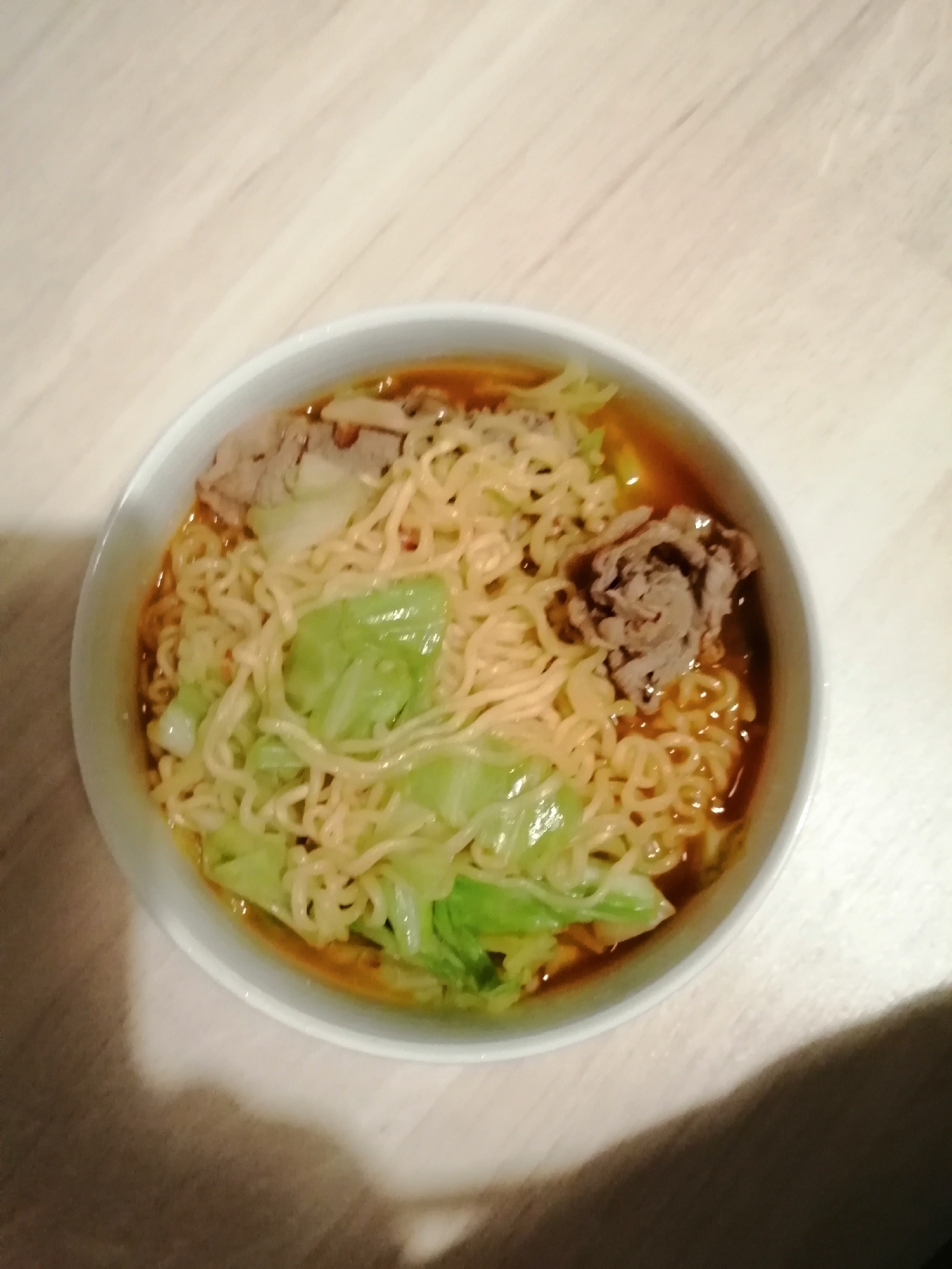 牛肉キャベツ辛ラーメン