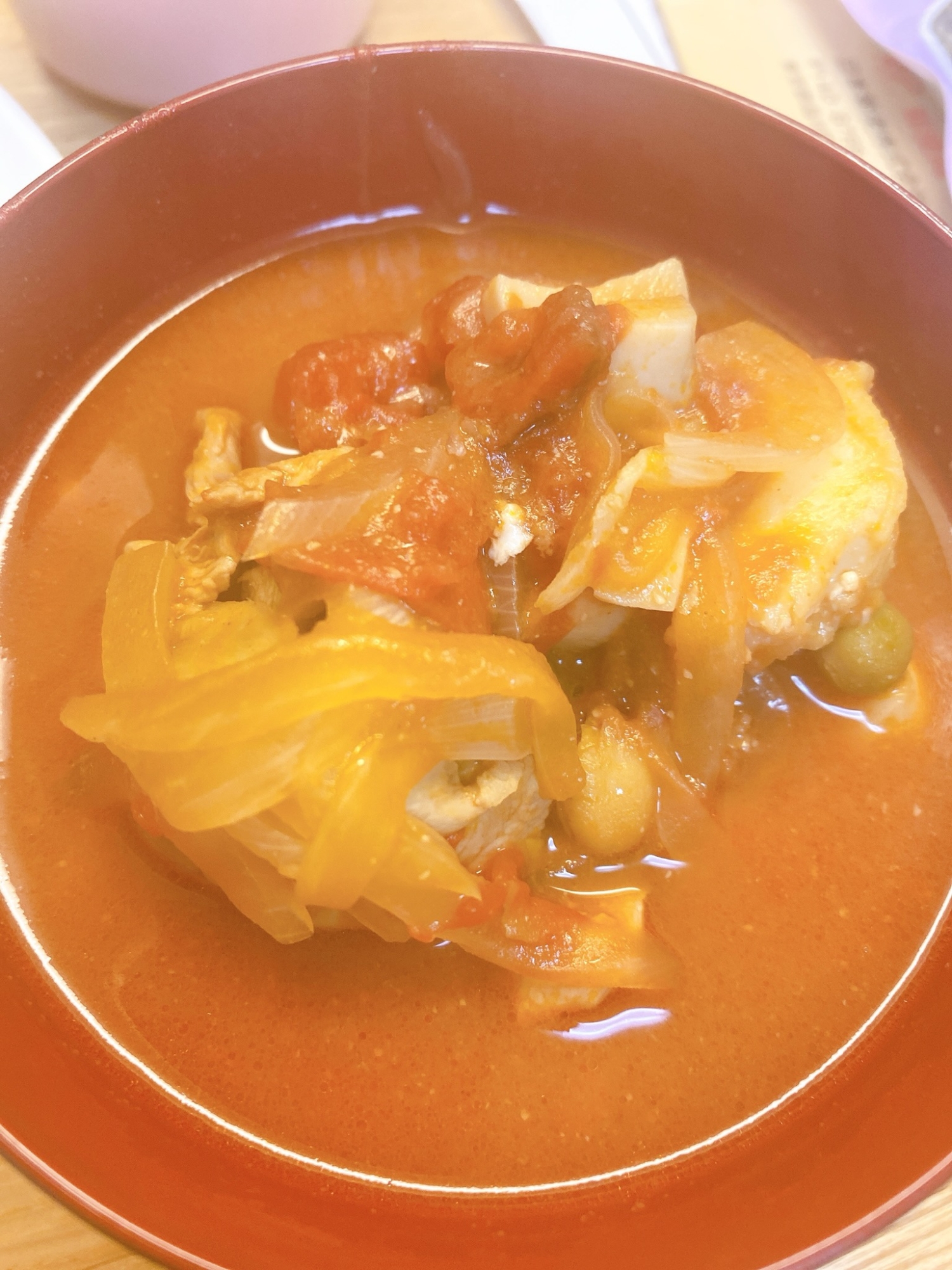 イカと鶏肉のトマト煮込みスープ