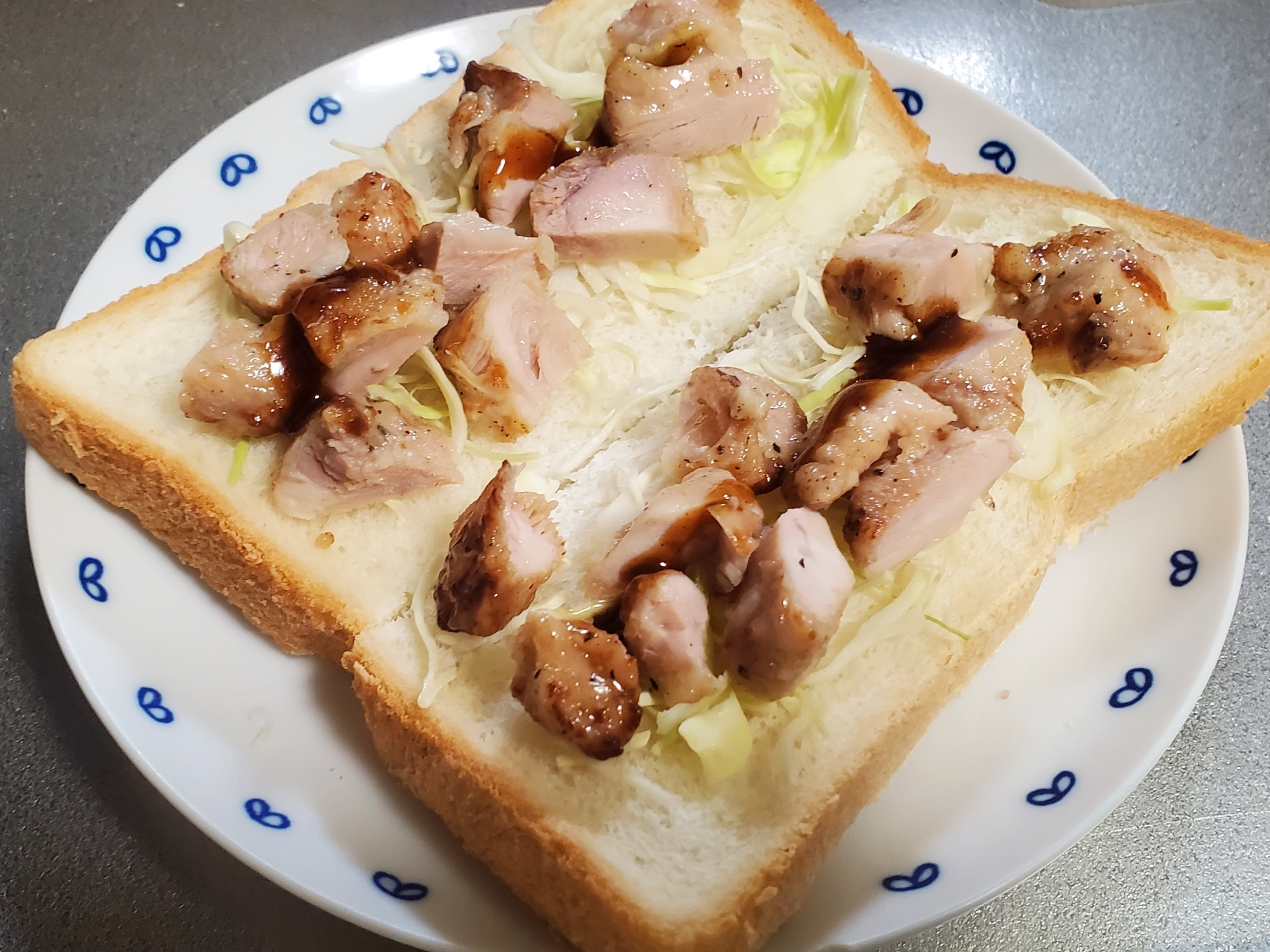 ねぎ塩チキンのソーストースト