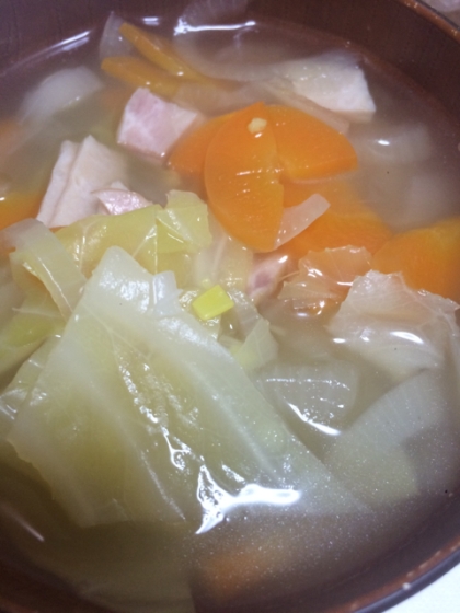 冷蔵庫の残り野菜で作りました(o^^o)
とても体が温まりました(o^^o)