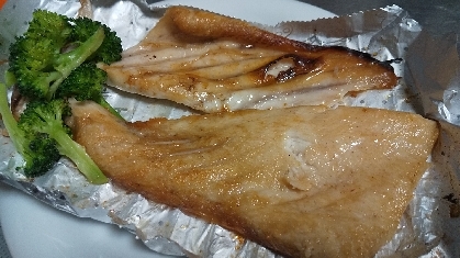 焼くだけおつまみ♡ぶりのあらの塩焼き
