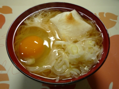 mimiさん、お素麺で作りました～♪
お餅も入れちゃいました(*^w^*)
熱々でとろとろになった卵が美味しい！
ご馳走さまでした(*^v^*)/