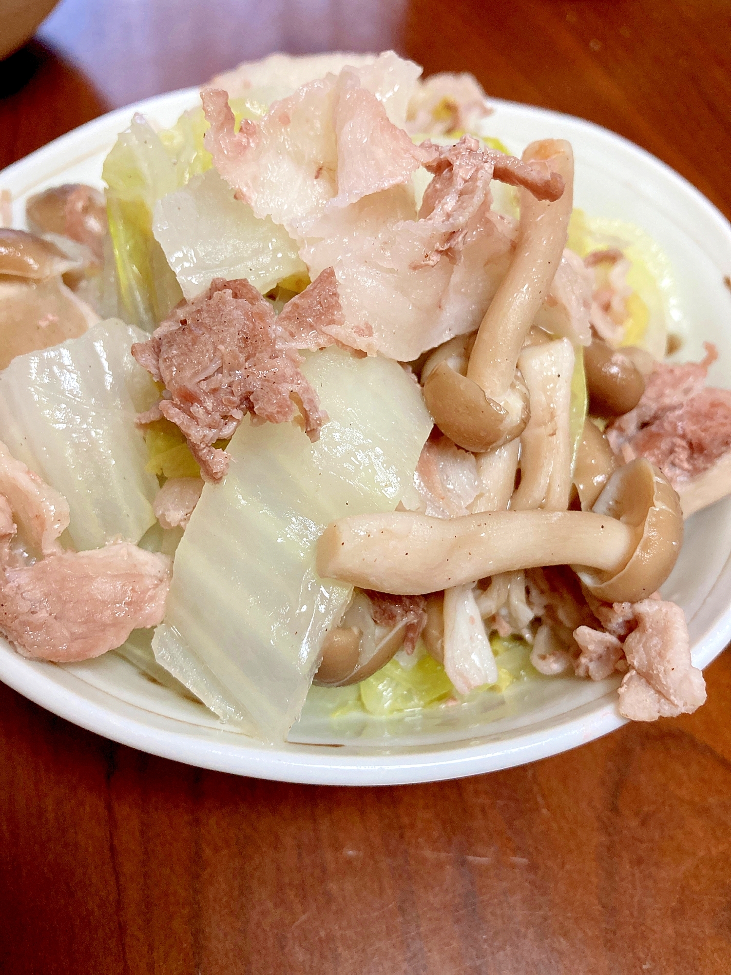 白菜、しめじ、豚肉で作る蒸し料理☆バレンタインに