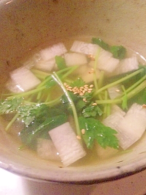 三つ葉と大根の中華スープ