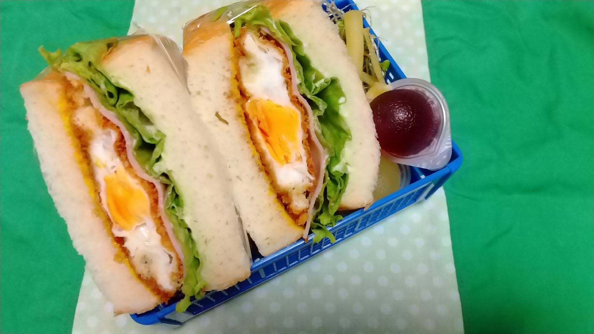 ランチやお弁当におすすめ☆卵フライのサンドイッチ