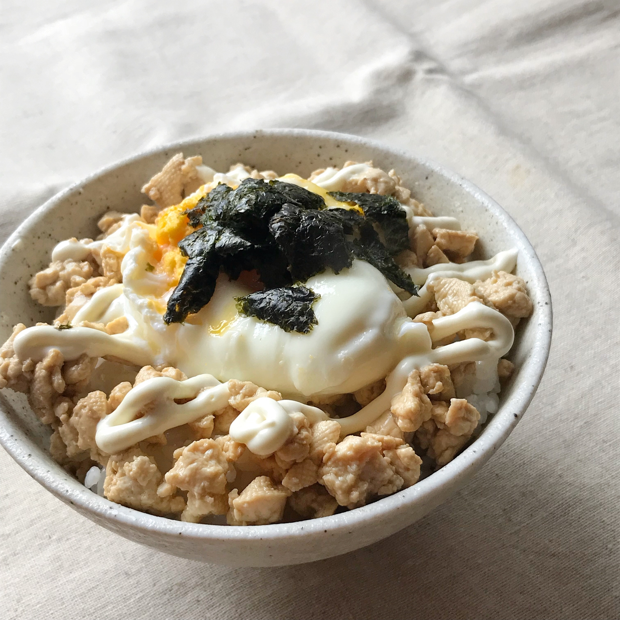 豆腐そぼろの温玉乗っけ丼