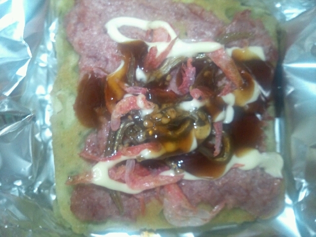 ワッフル(ほうれん草&黒ごま)+コーンミート