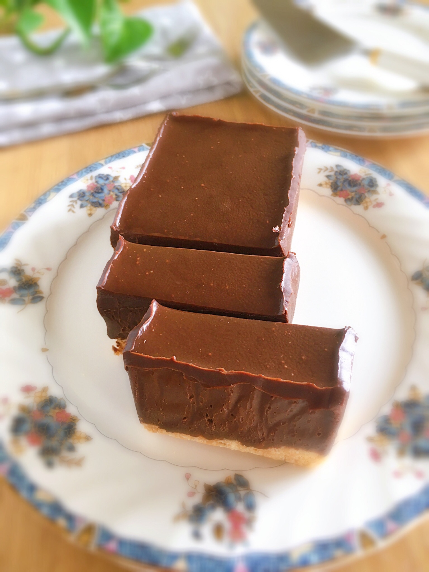 生クリームとチョコを混ぜるだけ♪生チョコケーキ❣️