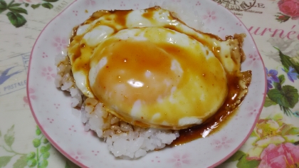 オリーブオイルと焼肉のたれの目玉焼き