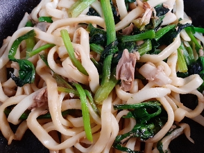 ツナとほうれん草椎茸の焼きうどん