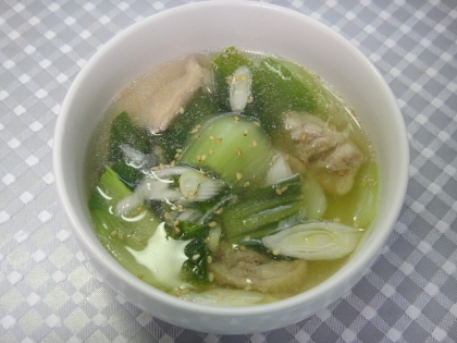 鶏肉と青菜のスープ