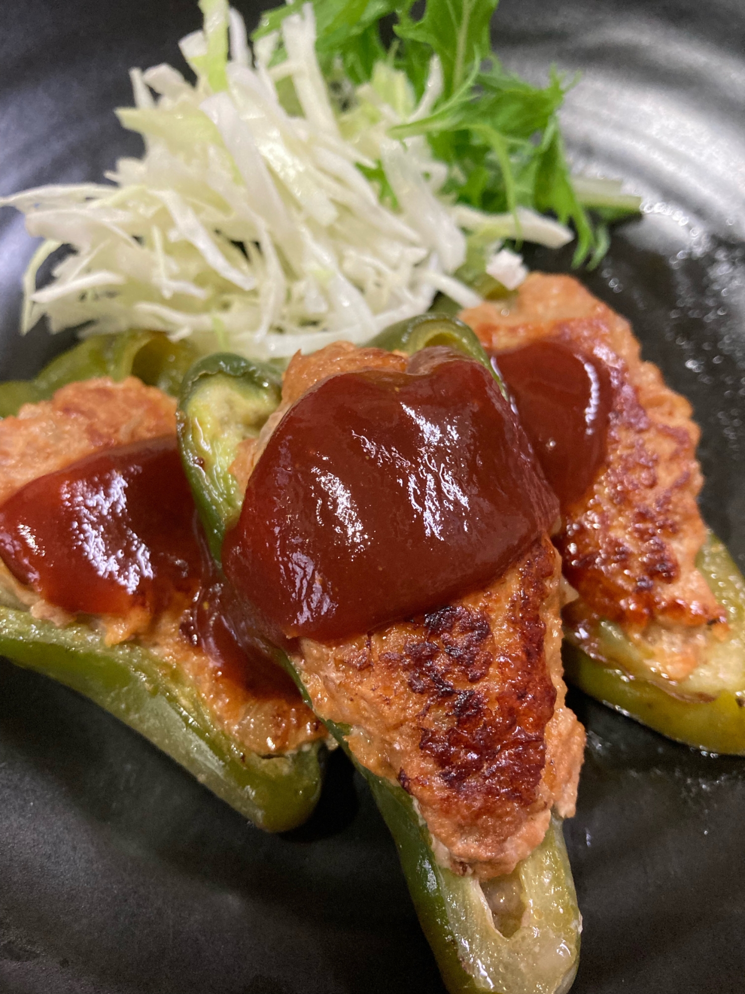 チーズ入りピーマンの肉詰め