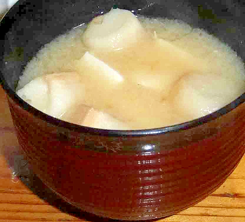 新玉葱と麩とお豆腐の味噌汁