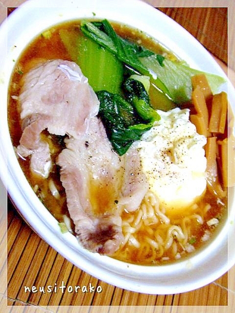 黒こしょうサッポロ一番しょうゆ味 レシピ 作り方 By ねうしとら子 楽天レシピ 黒こしょうサッポロ一番しょうゆ味 レシピ 作り方 By ねうしとら子 楽天レシピ