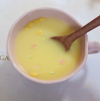 Anoaちゃん♪コーンスープの粉末に豆乳をいれて作りました˚✧₊⁎きゅうりやハムいりで素敵なスープになりましたʕ⑉︎•؎•ʔ ෆ˚*