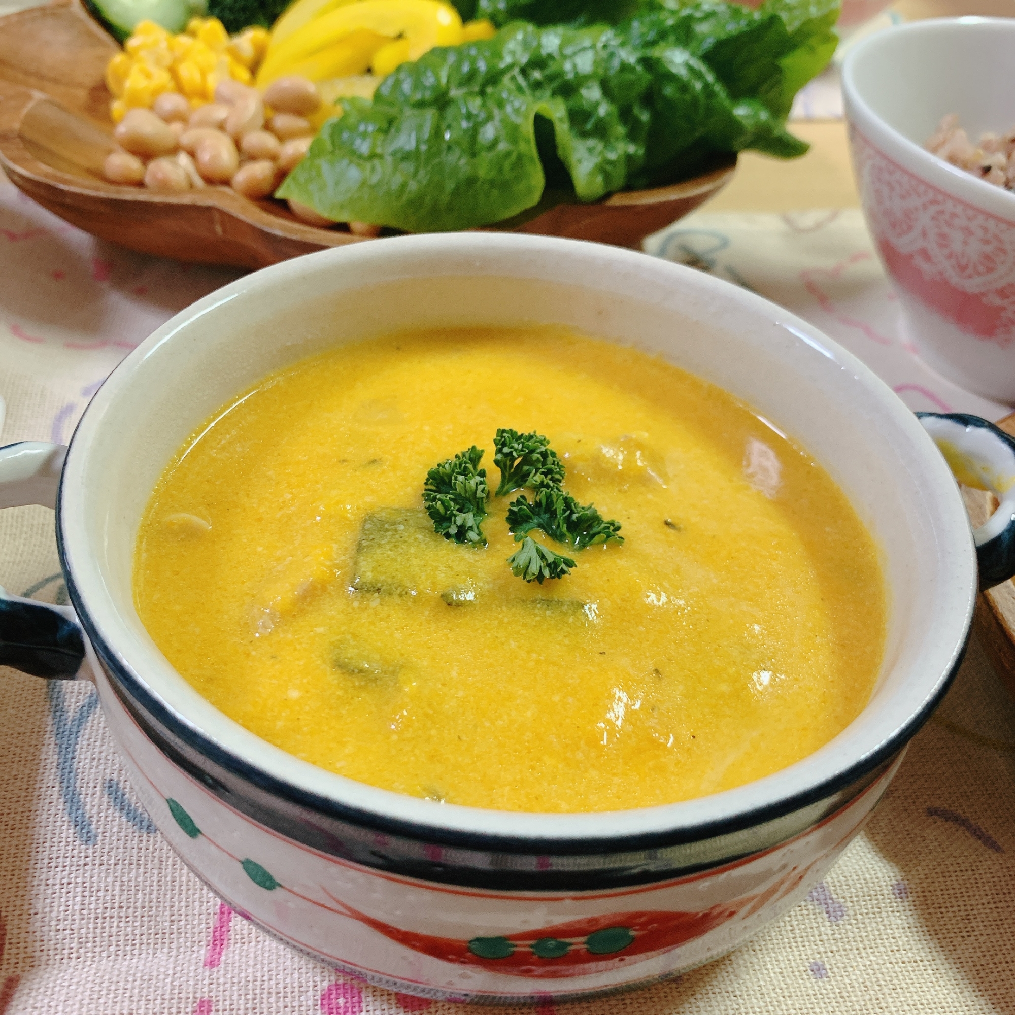 チキンとかぼちゃの豆乳スープ