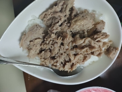 隠し味は焼肉のタレ、豚味噌丼