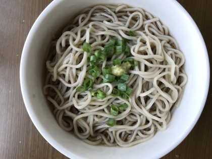 ピリッと辛いわさびめんつゆの蕎麦