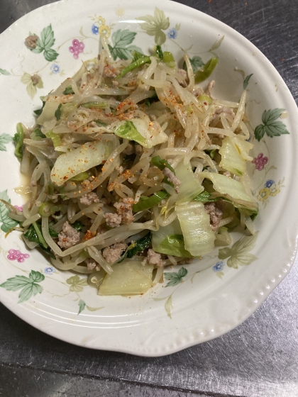 簡単！もやしと豚ひき肉のキムチ炒め