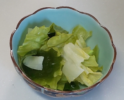 キャベツと白菜ワカメのホットサラダ