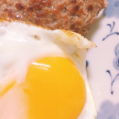 ♡映える料理に♪白くならない目玉焼きの焼き方♡