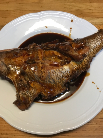 頭は取ってしまいましたが、丸ごと煮付けにしました！子供達とみんなで分け分けして食べたのですが、みんな沢山食べてくれて好評でした！ぁりがとぅござぃました！