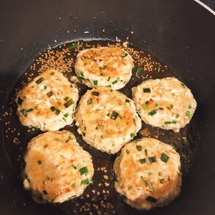 ♡お弁当にも♪挽肉と豆腐のふわふわ照り焼きつくね♡