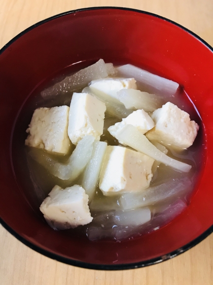 角切り大根と豆腐の味噌汁