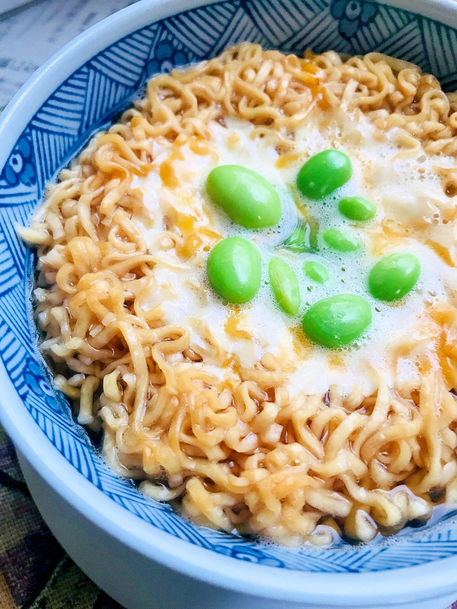 チキンラーメンどんぶり トマト チーズ 8月10日発売 日清食品グループ